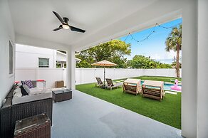 Luxury Home w Heated Pool, Gym, Playground & More!