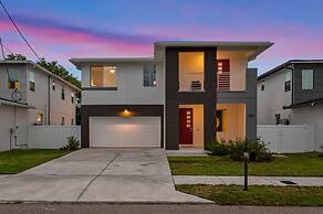 Luxury Home w Heated Pool, Gym, Playground & More!