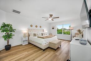 Luxury Home w Heated Pool, Gym, Playground & More!