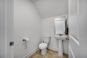 Luxury Home w Heated Pool, Gym, Playground & More!