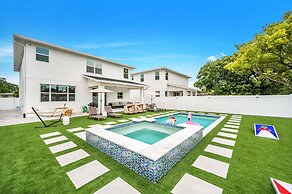 Luxury Home w Heated Pool, Gym, Playground & More!