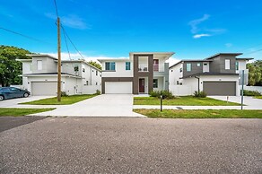 Luxury Home w Heated Pool, Gym, Playground & More!