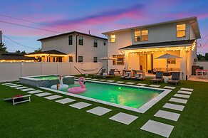 Luxury Home w Heated Pool, Gym, Playground & More!