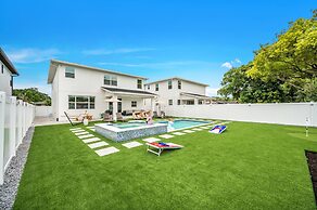 Luxury Home w Heated Pool, Gym, Playground & More!