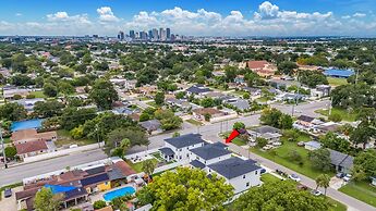 Luxury Home w Heated Pool, Gym, Playground & More!