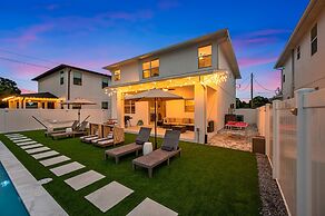 Luxury Home w Heated Pool, Gym, Playground & More!