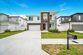 Luxury Home w Heated Pool, Gym, Playground & More!