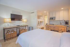 511 Sunsuite - Charming Studio, Sleeps 4! Resort Access Included!