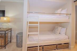 511 Sunsuite - Charming Studio, Sleeps 4! Resort Access Included!