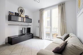 Sotto i portici di Via Pietralata