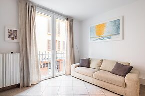 Sotto i portici di Via Pietralata