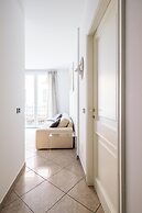 Sotto i portici di Via Pietralata