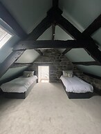 Maes Y Neuadd Country House