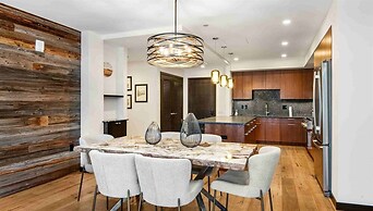 Modern 2 Bedroom Luxury Condo in Lionshead Village