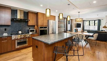 Modern 2 Bedroom Luxury Condo in Lionshead Village