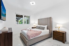 Amazing 7 BR Villa With Heated Pool Near the Beach