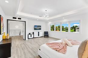 Amazing 7 BR Villa With Heated Pool Near the Beach