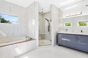 Amazing 7 BR Villa With Heated Pool Near the Beach