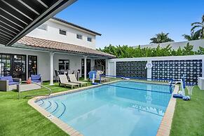 Amazing 7 BR Villa With Heated Pool Near the Beach