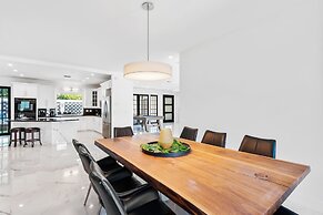 Amazing 7 BR Villa With Heated Pool Near the Beach