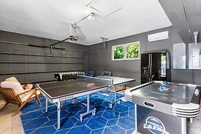 Amazing 7 BR Villa With Heated Pool Near the Beach