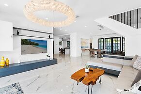 Amazing 7 BR Villa With Heated Pool Near the Beach