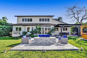 Amazing 7 BR Villa With Heated Pool Near the Beach