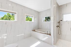 Amazing 7 BR Villa With Heated Pool Near the Beach