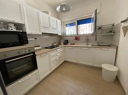 Splendid Detached Villa, Near the sea