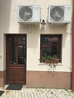 Charming Apartment City Escape