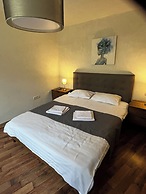 Aki Gray Apartment Serene Oasis