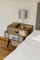 Aki Gray Apartment Serene Oasis