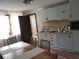 Aki Gray Apartment Serene Oasis