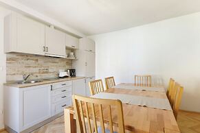 Aki Gray Apartment Serene Oasis