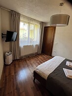 Aki Gray Apartment Serene Oasis