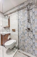 Aki Gray Apartment Serene Oasis