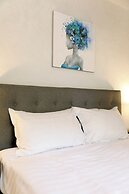 Aki Gray Apartment Serene Oasis