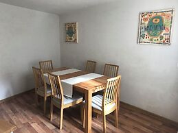 Aki Gray Apartment Serene Oasis