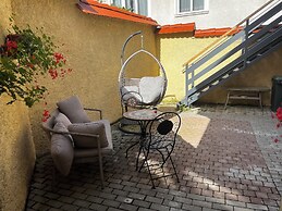 Aki Gray Apartment Serene Oasis