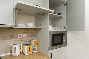 Aki Gray Apartment Serene Oasis