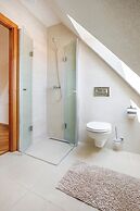 Aki Gray Apartment Serene Oasis