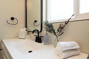 Stunning Studio Near DTLA