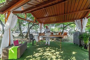 Pao Pao Hotel and Beach Club