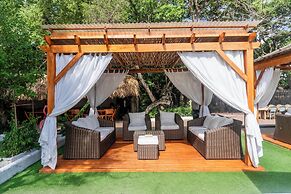 Pao Pao Hotel and Beach Club