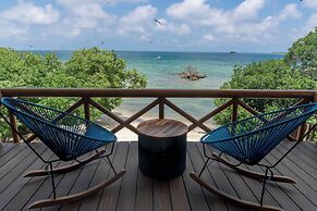 Pao Pao Hotel and Beach Club