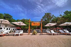 Pao Pao Hotel and Beach Club