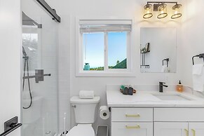 Peaceful Island Getaway Port Susan views (105813878)