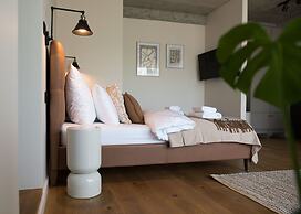 Boutique Hotel RABBIT HOLE