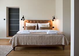 Boutique Hotel RABBIT HOLE