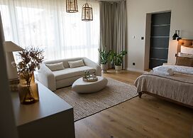 Boutique Hotel RABBIT HOLE